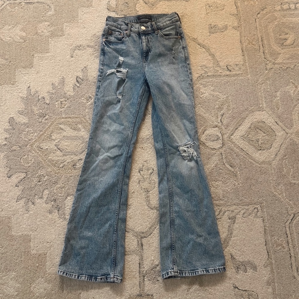 Aeropostale jeans
high rise flare
size 0 regular